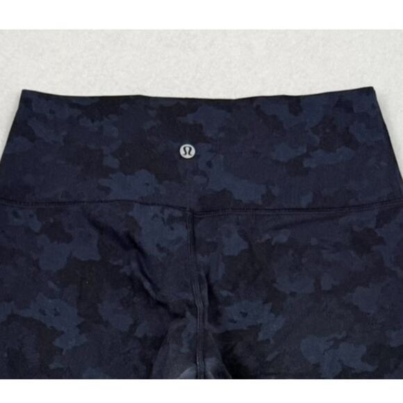 Lululemon Wunder Under Crop Legged Hi-Rise Luxtreme 21” Blue Camouflaged Size 8 - Picture 2 of 9